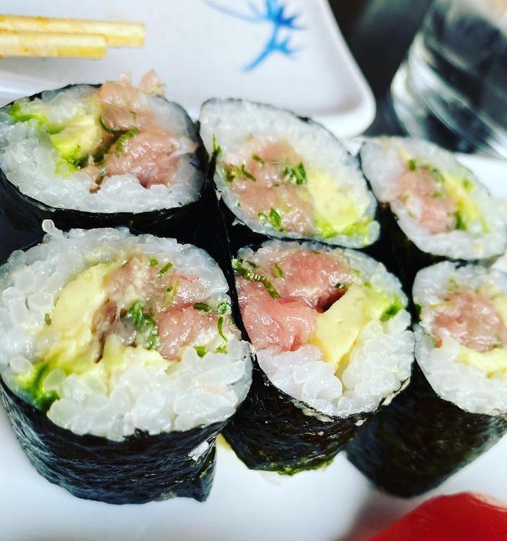Yumini Sushi & Grill